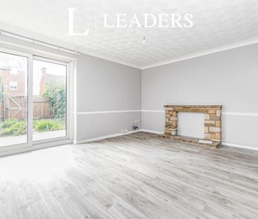 3 bedroom house to rent Sallows Close, Ipswich, IP1 - Photo 1