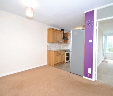 2 bedroom maisonette to rent - Photo 3