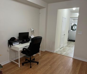 For Lease - 31 Tamworth Terrace, Barrie, Ontario - Photo 2