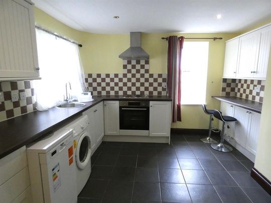 2 bedroom end of terrace house to rent - Photo 1