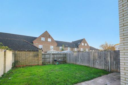 House To Let - Photo 5