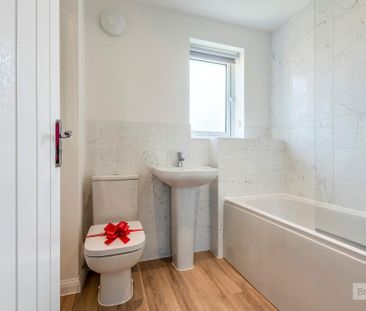 4 bedroom detached house to rent - Photo 6