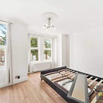 5 bedroom property to rent in London - Photo 1