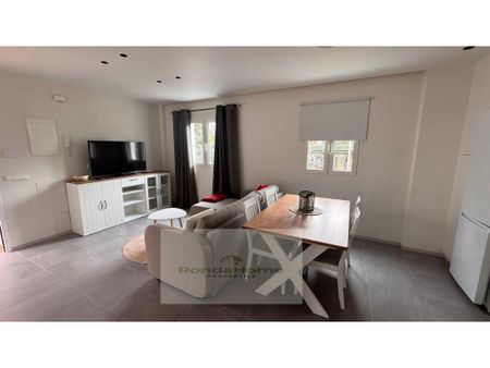 Piso de alquiler en Manantiales - Estación de Autobuses - Photo 2