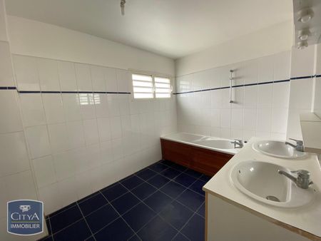 Location Appartement 5 pièces 129m² ST DENIS 97400 - Photo 5