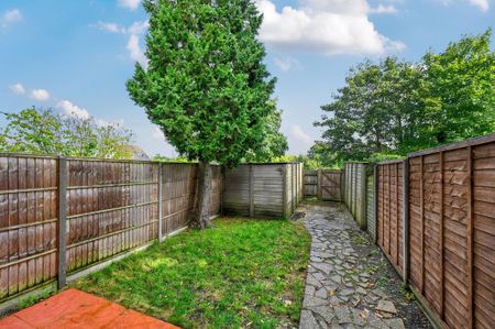 3 bedroom terraced house to rent - Photo 5