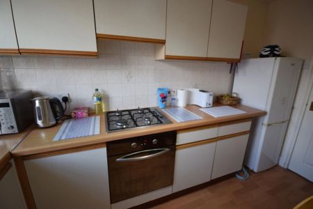 To Rent Queens Road, Westbourne, Bournemouth, BH2 £1,330 pcm Tenancy Info - Photo 5
