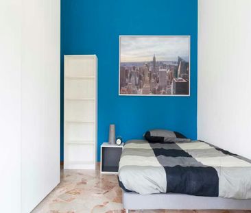 Viale Coni Zugna, Milan, Lombardy 20144 - Photo 5