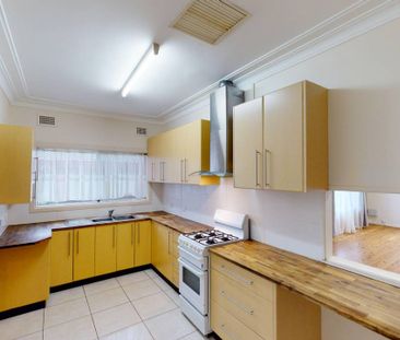 FOUR BEDROOM HOME IN NORTH DUBBO - Photo 6