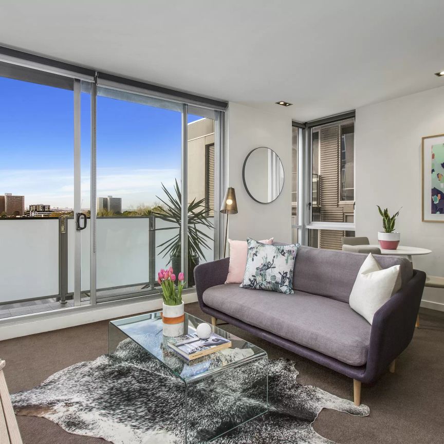 Comfortable Living in Tribeca! - Photo 1