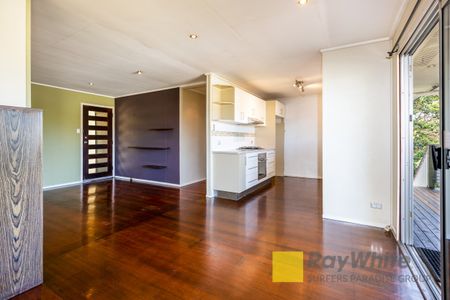 $750 per week / $3,000 Bond - Photo 2