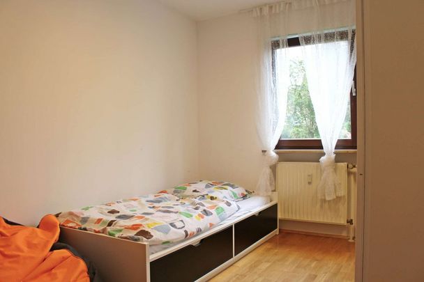 HEGERICH: Super geschnittene 3-Zimmer Wohnung mit Balkon und Gartenanteil in ruhiger Lage! - Photo 1