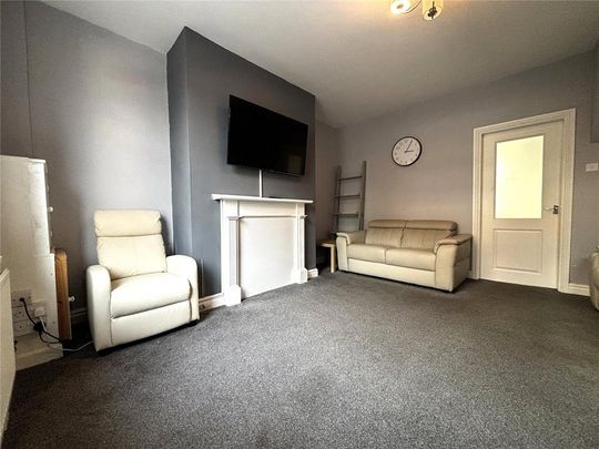 2 bedroom terraced house to rent - Photo 1