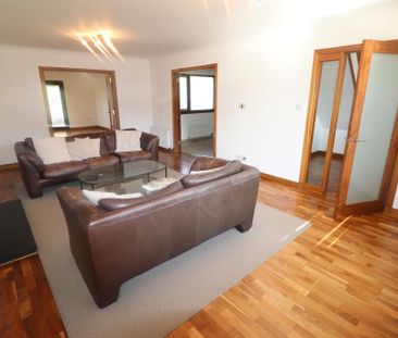 4 bedroom detached house to rent - Photo 3