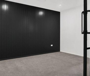 Stunning and Sleek Home - Absolutely perfection! - Photo 3