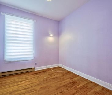 6822 Rue Jogues, Montréal (Le Sud-Ouest), QC H4E - Photo 1