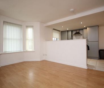 2 bedroom ground floor flat to rent - Photo 3