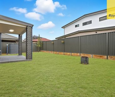 Stunning Family Home in Colebee - Photo 6