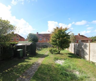 3 bedroom semi-detached house to rent - Photo 1