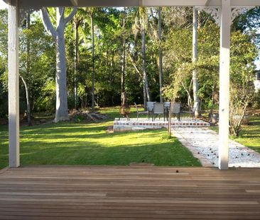 BEAUTIFULLY RENOVATED HOME - Photo 2