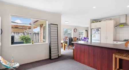Spacious 4-Bedroom Family Home in Mangere - Photo 3
