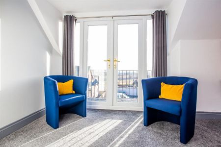 1 bedroom in a house share to rent - Photo 2