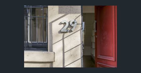 Unfurnished 2 bedroom house - Photo 2