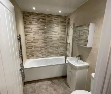2 bed terraced house to rent in Grange Street, Burnley, BB11 - Photo 3
