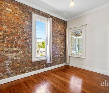 Character, Charm & Inner-City Convenience in Kangaroo Point - Photo 3