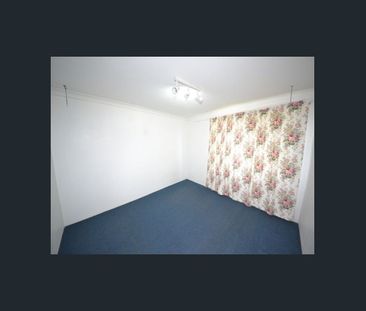 Large Unit, High Ceilings - Photo 3