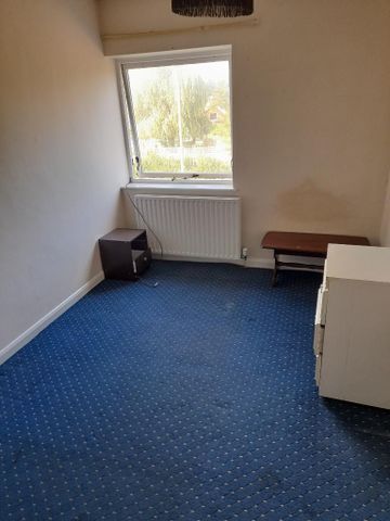 1 bedroom in a flat share to rent - Photo 2