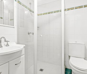 Large 2 Bedroom Apartment In Central Caringbah Location - Photo 6
