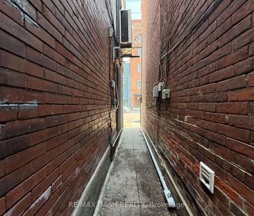 For Lease - 2471 Dundas Street Unit# UPPER, Toronto, Ontario - Photo 1