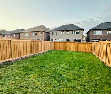 For Lease - 131 Closson Drive, Whitby, Ontario - Photo 4