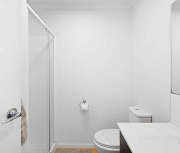 Self contained unit - Photo 2