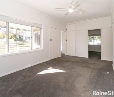 COSY HOME IN MOUNT AUSTIN - Photo 5