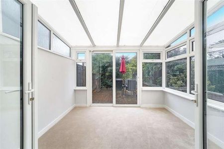 Oaks Way, Carshalton, SM5 - Photo 2