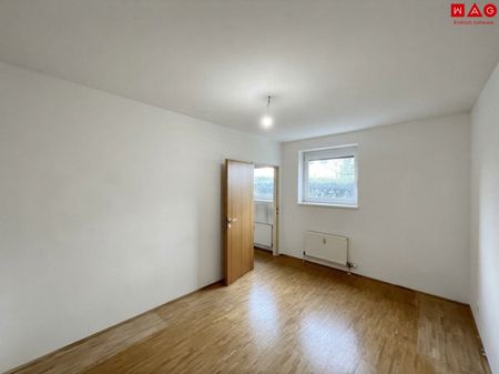 Renovierte, barierrefreie 3-Zimmerwohnung mit Terrasse und Parkplatz ab 01.12.2026 - Photo 2
