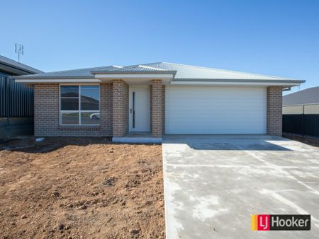 Modern 3-Bedroom Home in North Tamworth – Perfect for Comfortable Living! - Photo 3