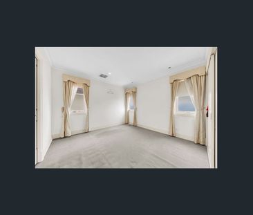 Stylish Inner-Urban Living with Premium Finishes!!! - Photo 2