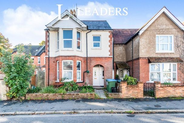 3 bedroom flat to rent - Photo 1