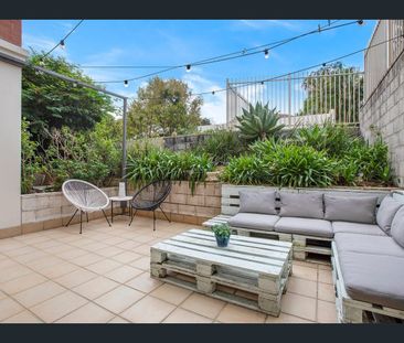 Huge 67 Square Metre Garden Apartment with a Sunny North East Aspect - Photo 5