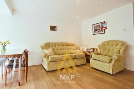 1 bedroom semi-detached house to rent - Photo 2