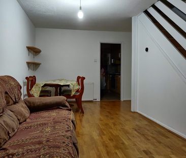 2 Bed Terraced House, Rufford Close, HA3 - Photo 4