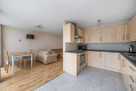 2 bedroom flat to rent - Photo 3