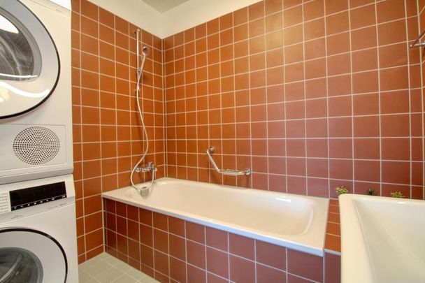 James #1 - Spacious Coliving Apartment in Crissier with private Bathroom - Photo 1