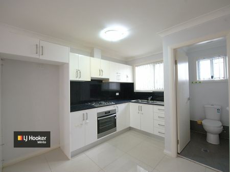 3 Bedroom Home Near Ingleburn Station - Photo 4