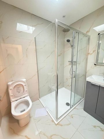 6 bedroom semi-detached house to rent - Photo 5