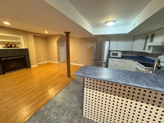 For Lease - 396 Hewitt Circle, Newmarket, Ontario - Photo 1