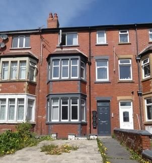 2 bedroom property to rent - Photo 1